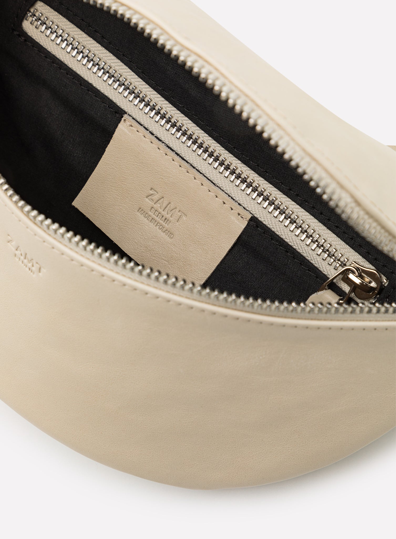 HIP_BAG_CAN_OFFWHITE_Designed_in_Berlin_Made_to_last_Handmade_in_Poland.