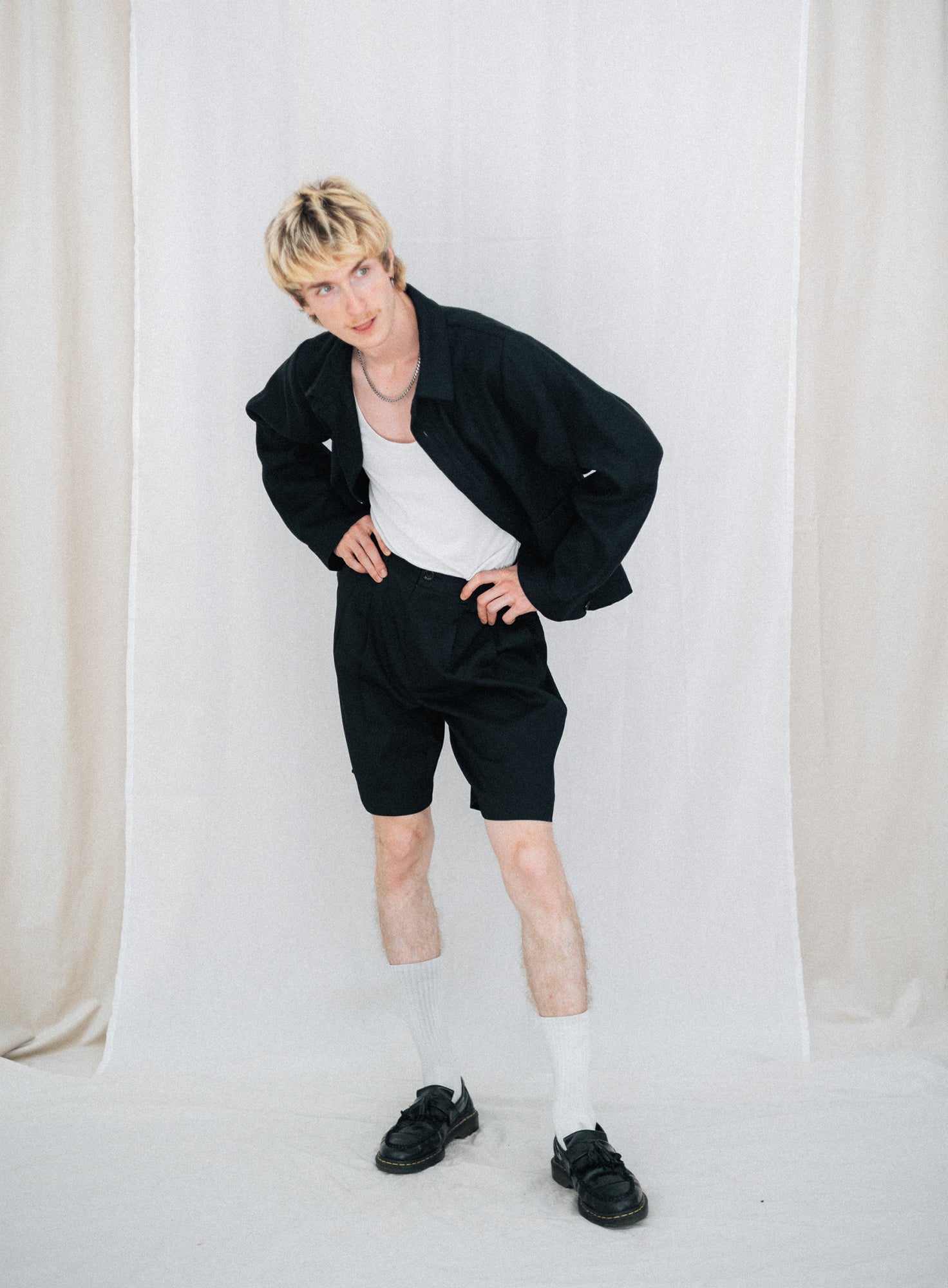 FAVORITE 11 | TAILORED WIDE SHORT BLACK