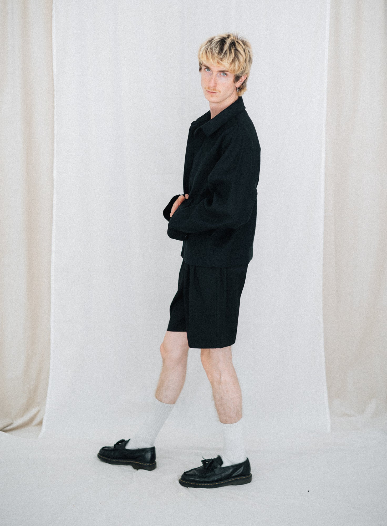 FAVORITE 11 | TAILORED WIDE SHORT BLACK