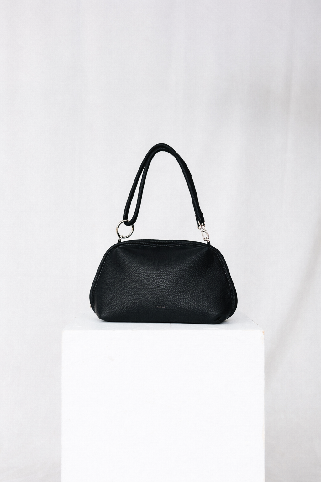 LOULOU BAGUETTE M | TEXTURED BLACK