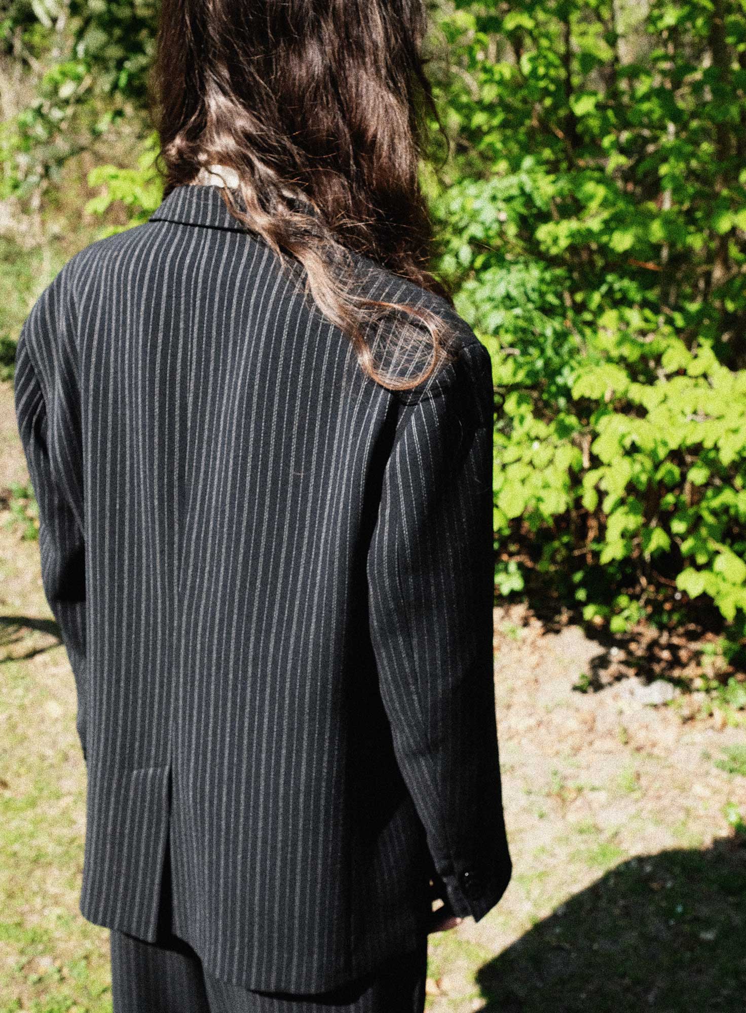 TAILORED WOOL BLAZER | BLACK PINSTRIPE