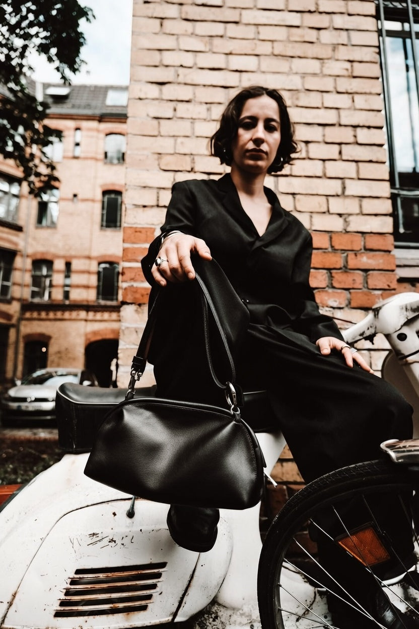 LOULOU BAGUETTE | BLACK