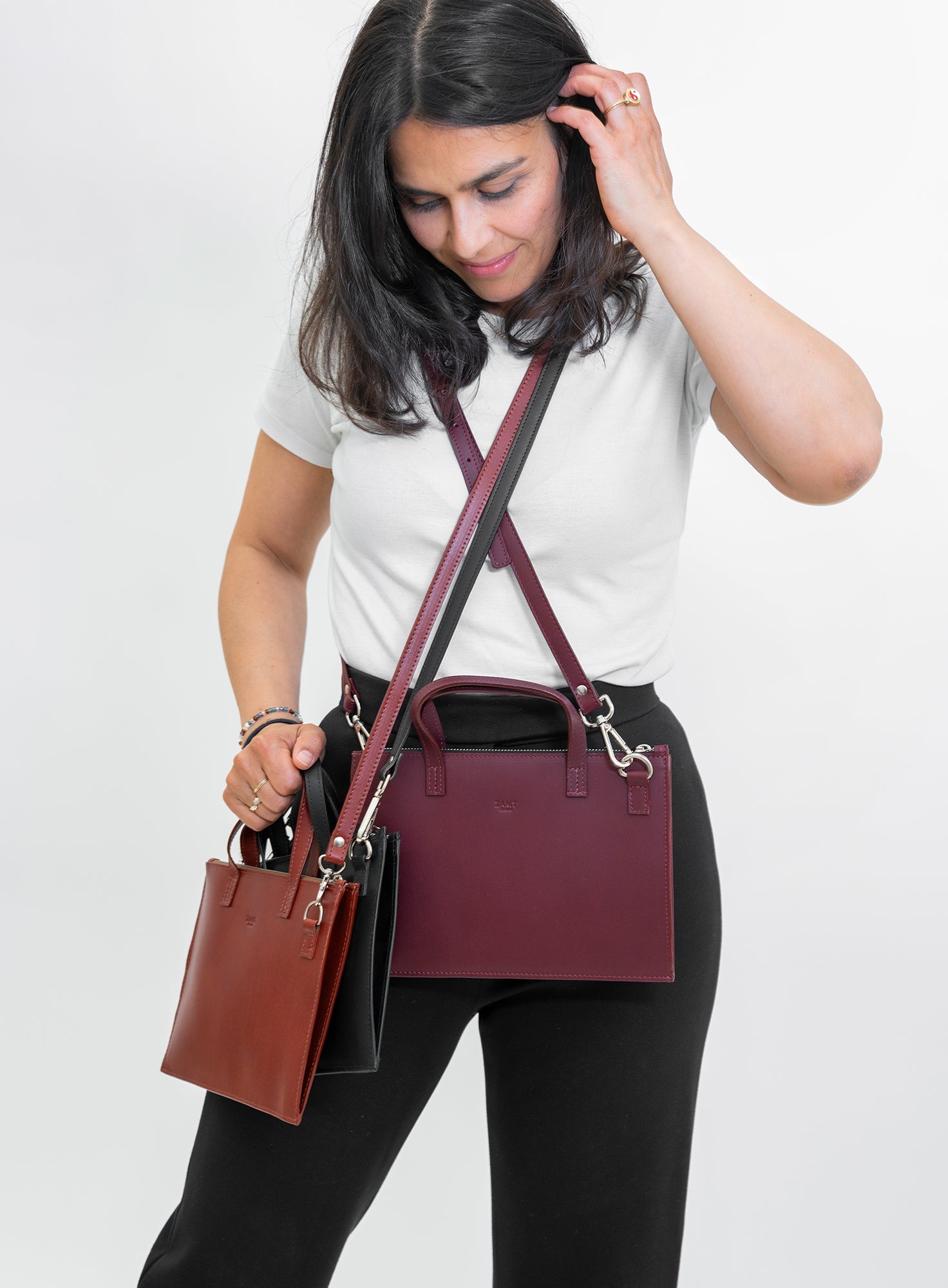 CROSSBODY_POUCH_LEYAN_BORDEAUX_Designed_in_Berlin_Made_to_last_Handmade_in_Poland.