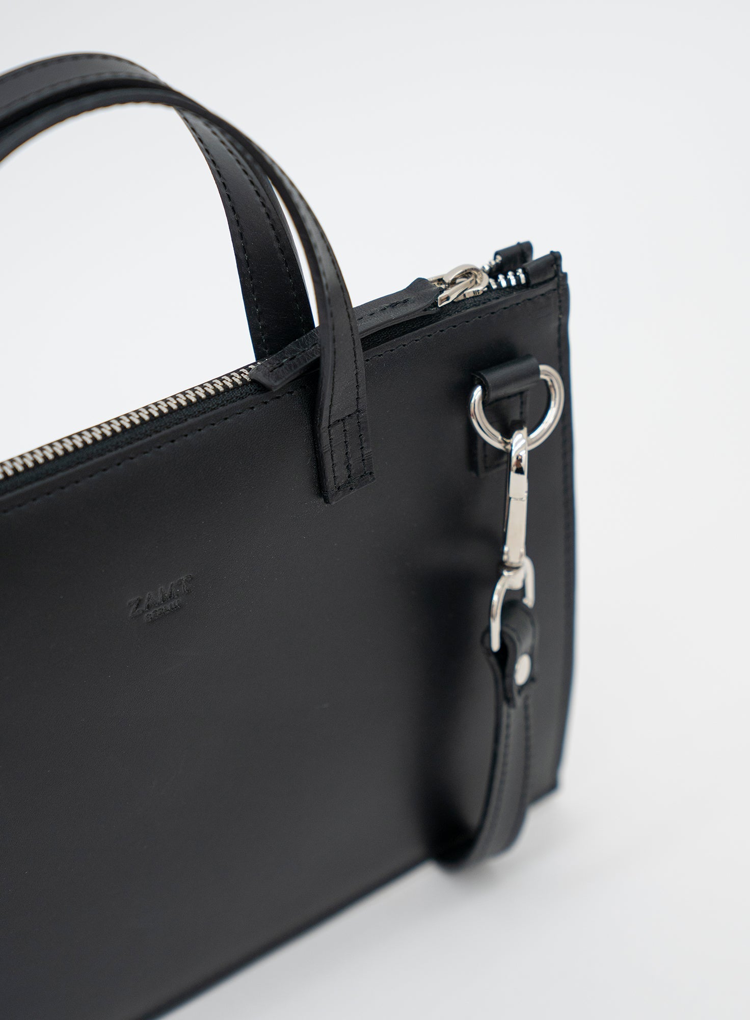 CROSSBODY_POUCH_LEYAN_BLACK_Designed_in_Berlin_Made_to_last_Handmade_in_Poland.