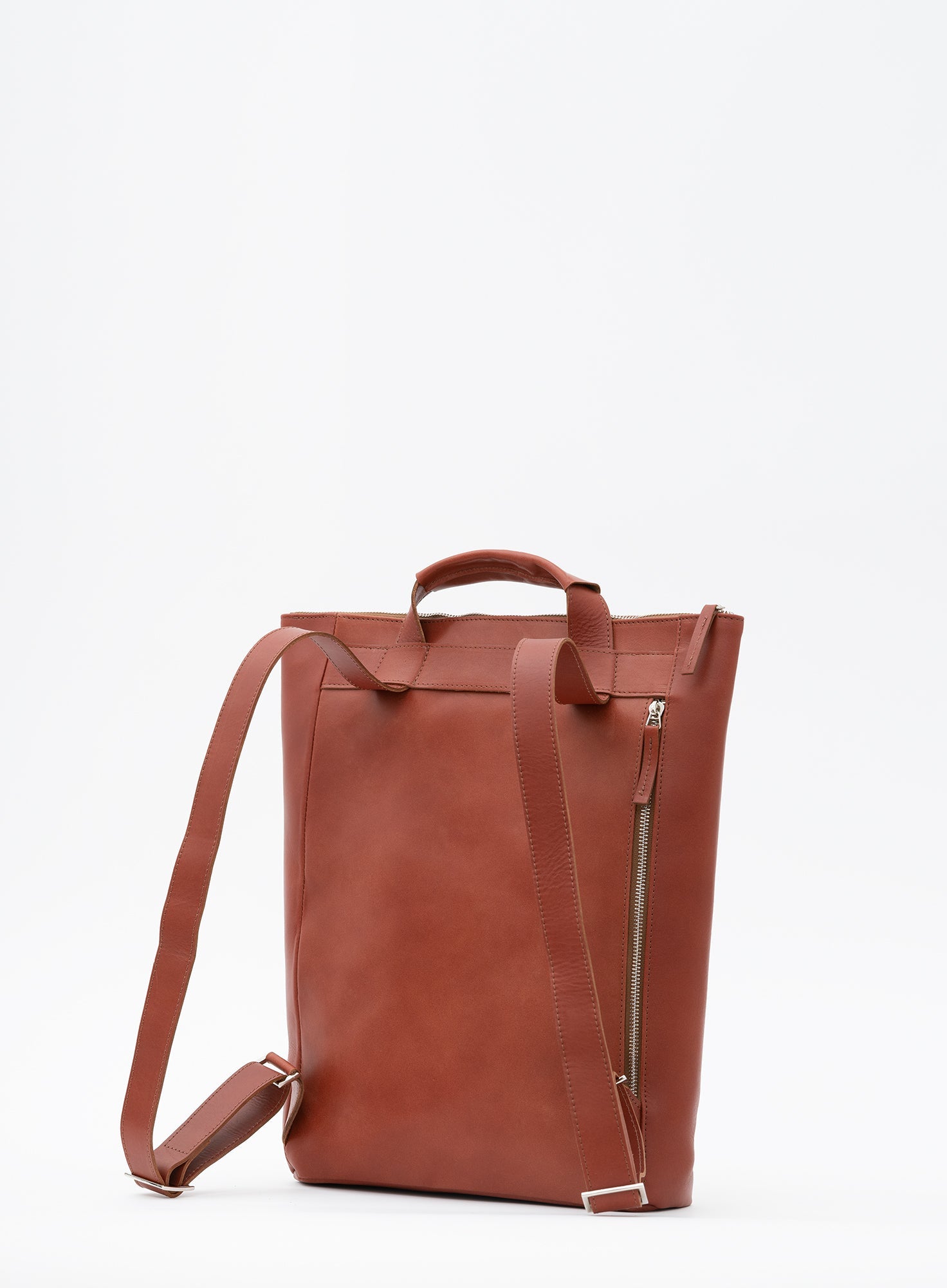 TOTE_BACKPACK_ELLIOT_COGNAC_Designed_in_Berlin_Made_to_last_Handmade_in_Poland.