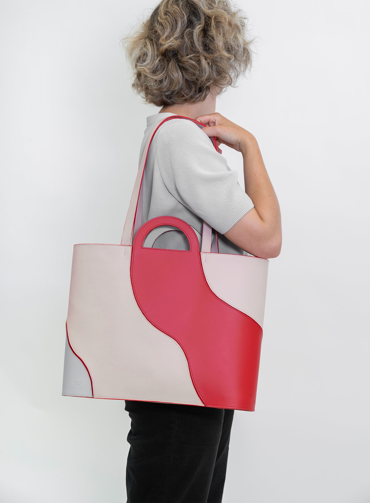CONTAINER BAG | LEAH PARADISE