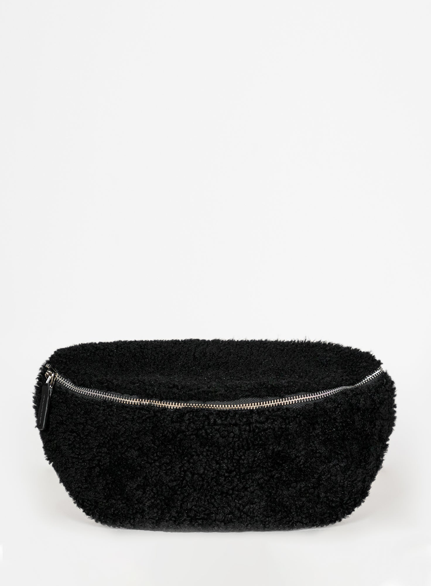 HIP_BAG_DJANGO_Shearling_Black_Designed_in_Berlin_Made_to_last_Handmade_in_Poland.