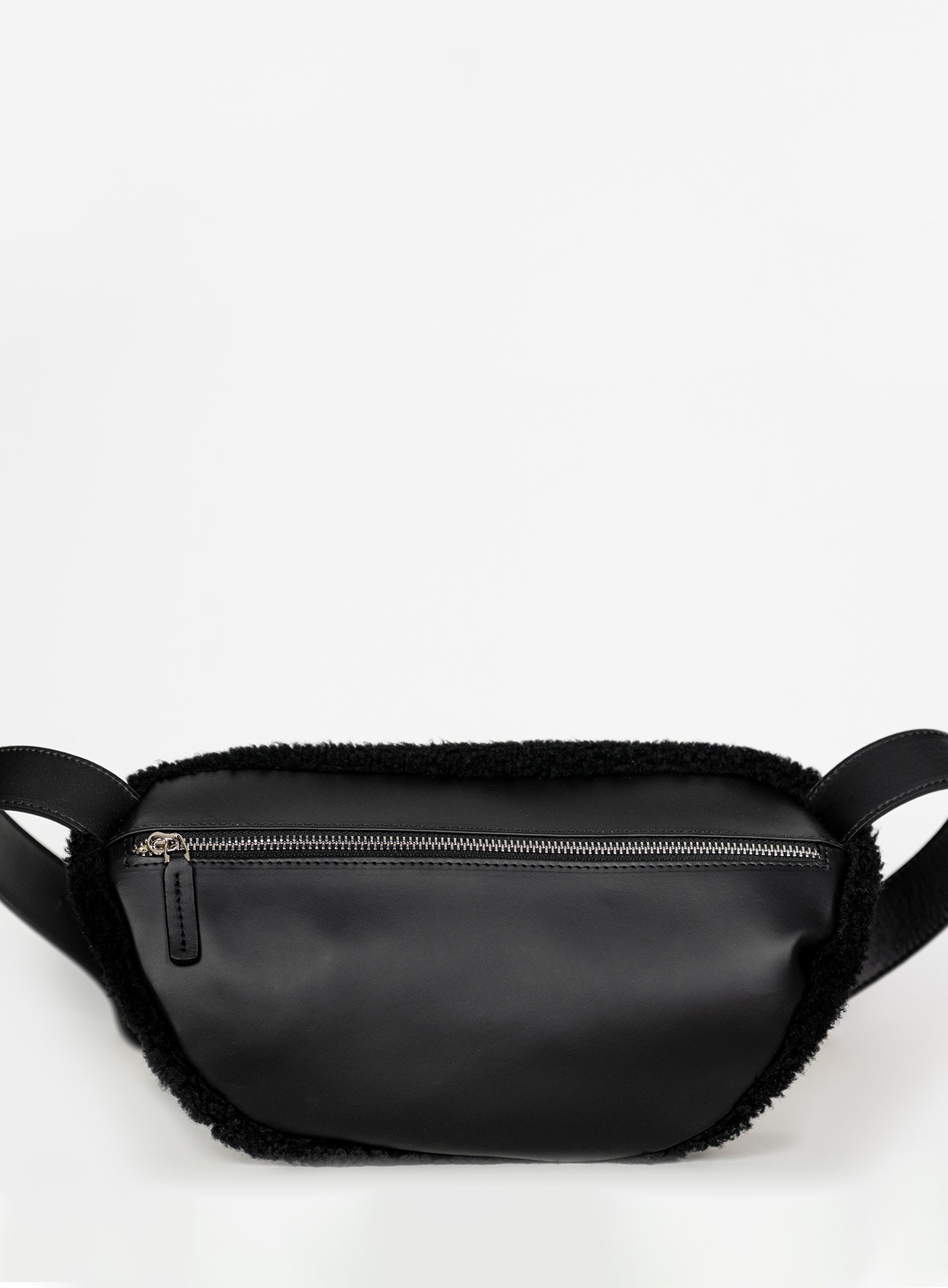 HIP_BAG_DJANGO_Shearling_Black_Designed_in_Berlin_Made_to_last_Handmade_in_Poland.