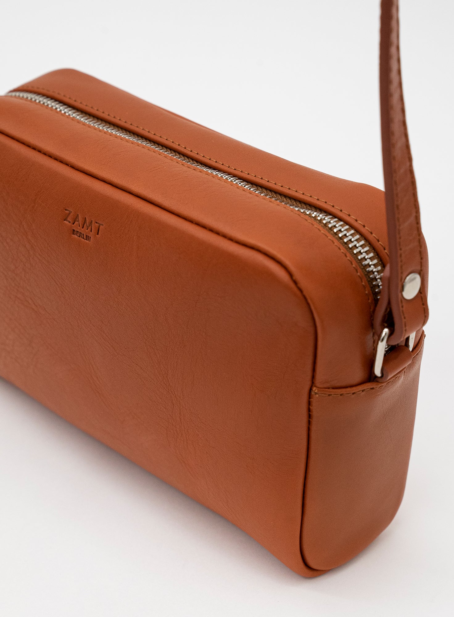 CROSSBODY_AVA_Cognac_Designed_in_Berlin_Made_to_last_Handmade_in_Turkey.