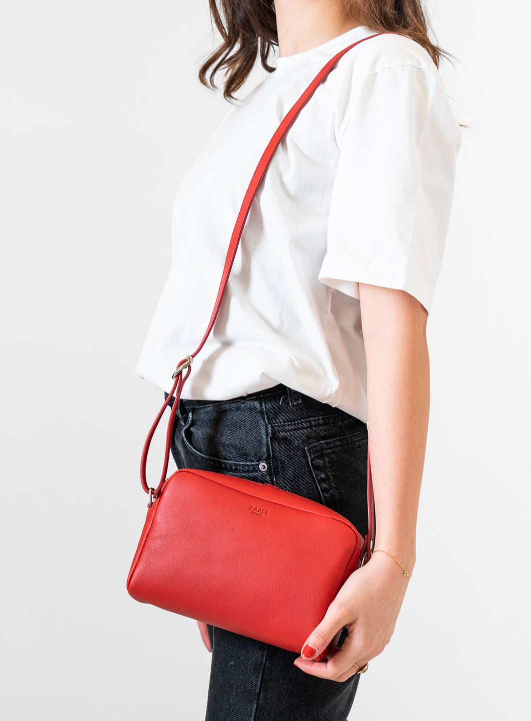 CROSSBODY_AVA_Red_Designed_in_Berlin_Made_to_last_Handmade_in_Turkey.