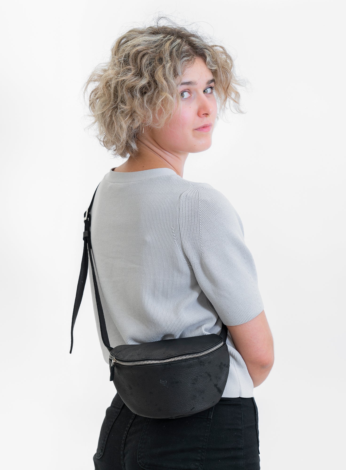 HIP_BAG_CAN_Heyhey_Waldfreunde_Black_Designed_in_Berlin_Made_to_last_Handmade_in_Poland.