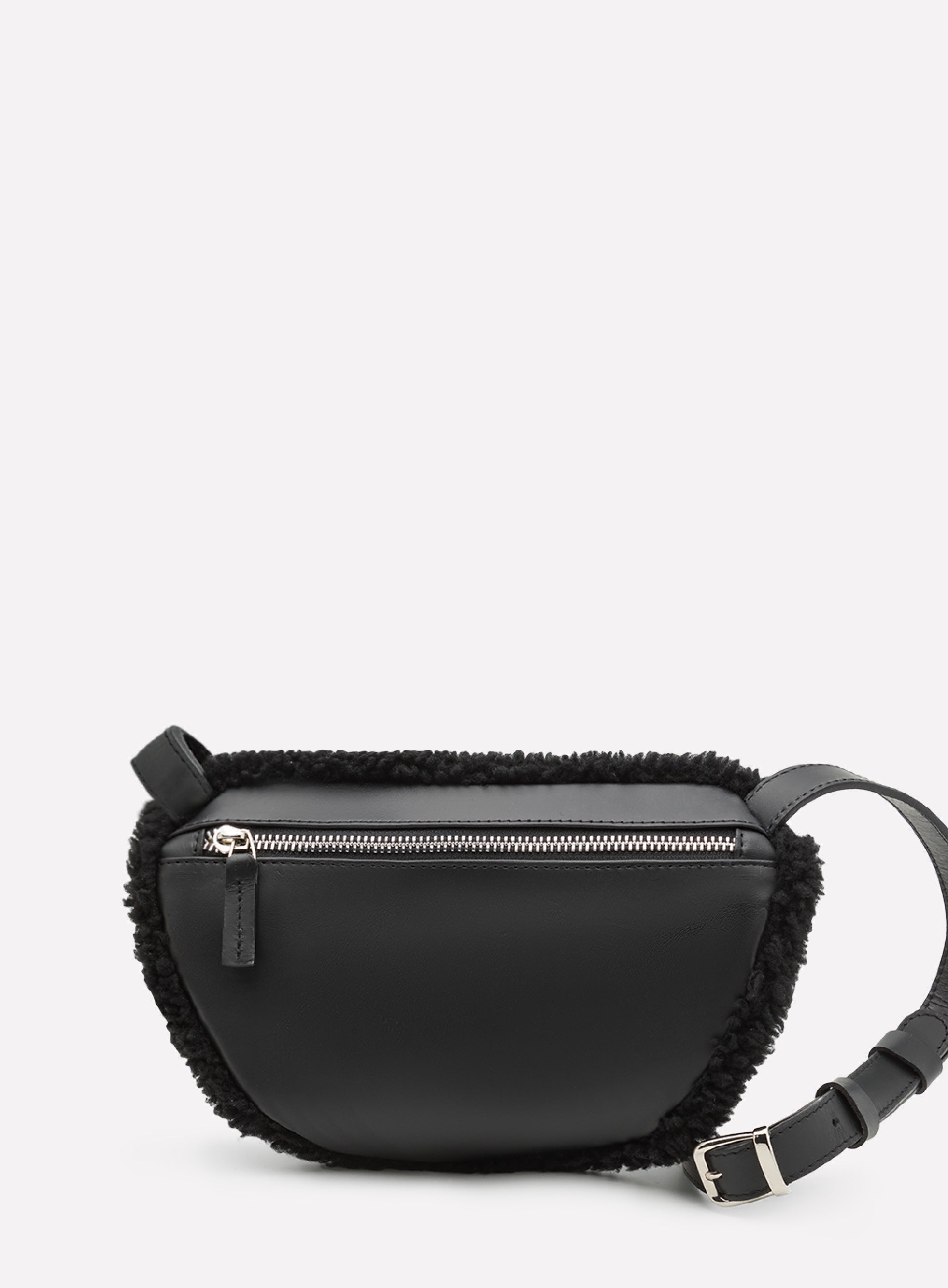 HIP_BAG_CAN_Shearling_Black_Designed_in_Berlin_Made_to_last_Handmade_in_Poland.