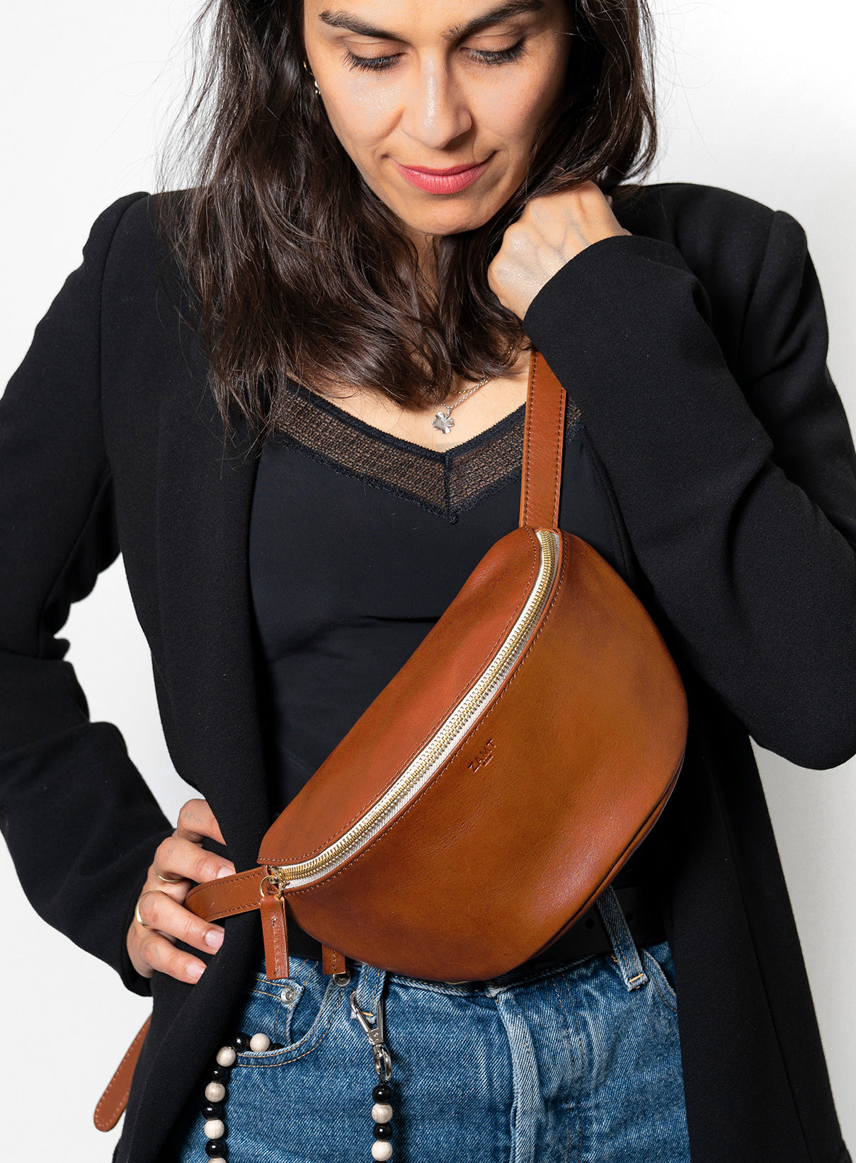HIP_BAG_CAN_Cognac_Gold_Designed_in_Berlin_Made_to_last_Handmade_in_Poland.