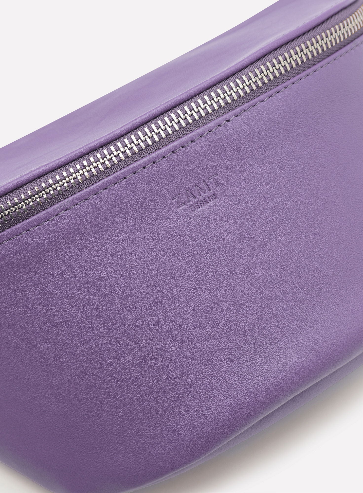HIP_BAG_CAN_Lavender_Designed_in_Berlin_Made_to_last_Handmade_in_Poland..