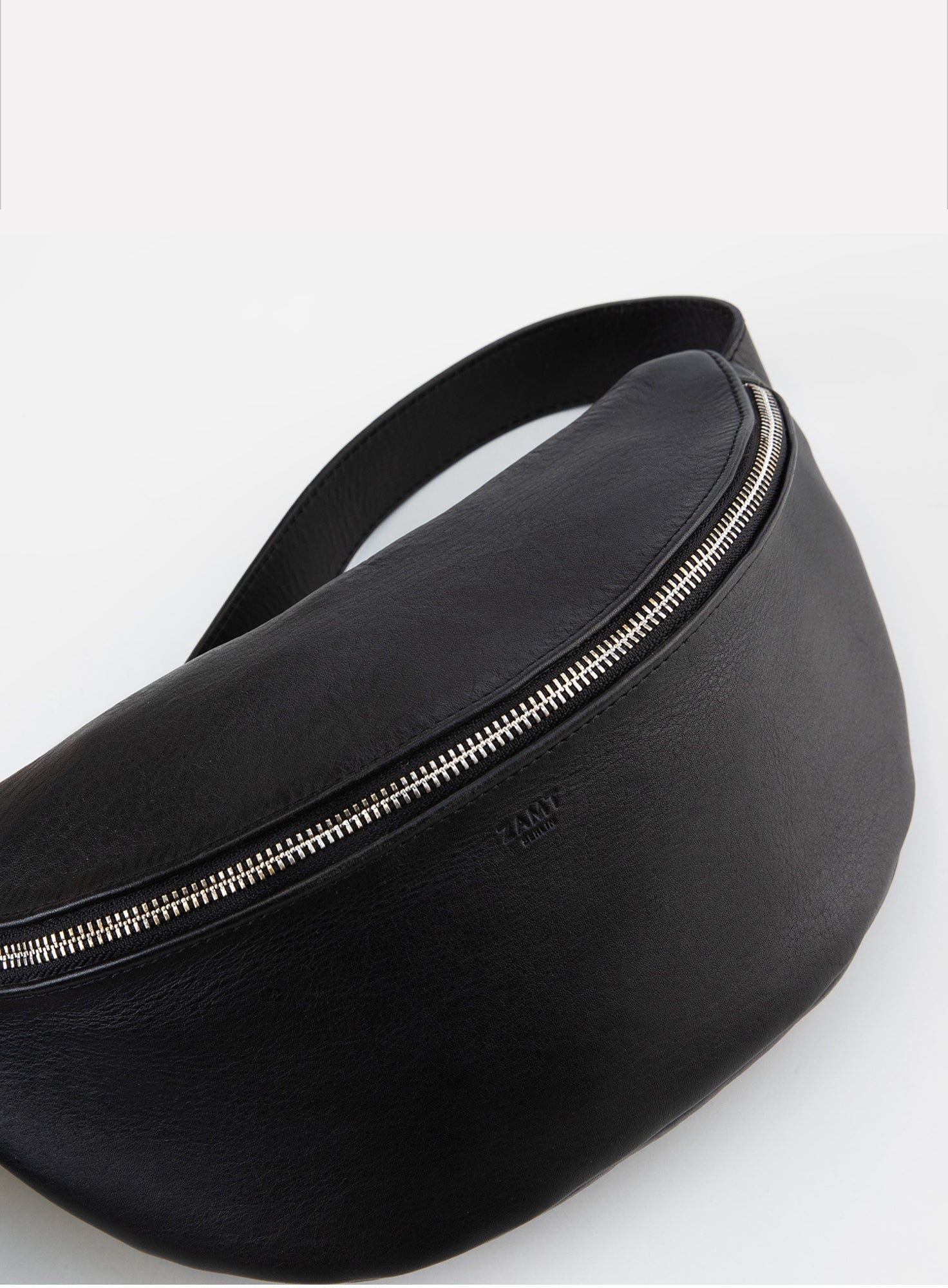 HIP_BAG_DJANGO_Black_Designed_in_Berlin_Made_to_last_Handmade_in_Poland.