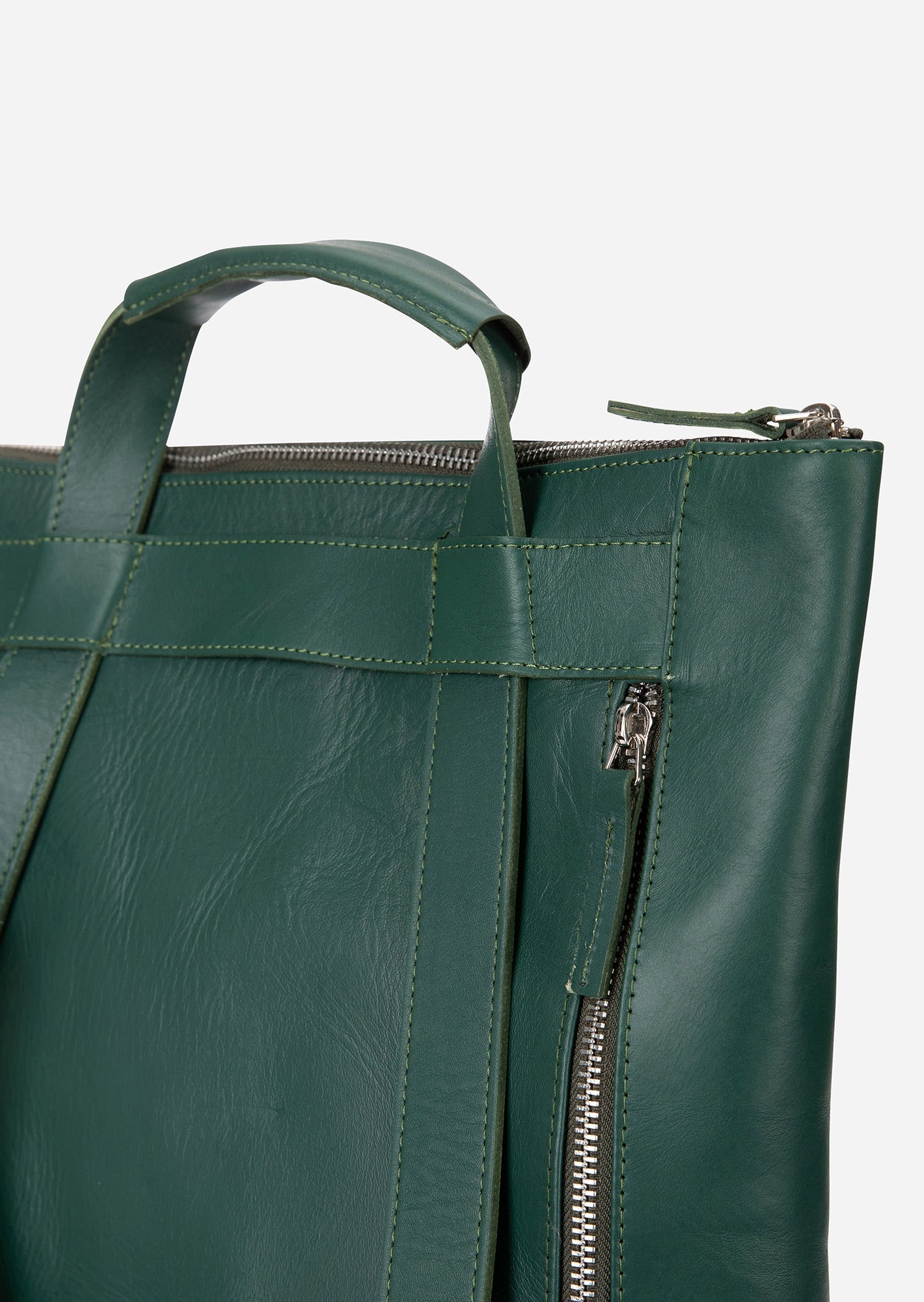 TOTE_BACKPACK_ELLIOT_GREEN_Designed_in_Berlin_Made_to_last_Handmade_in_Poland.