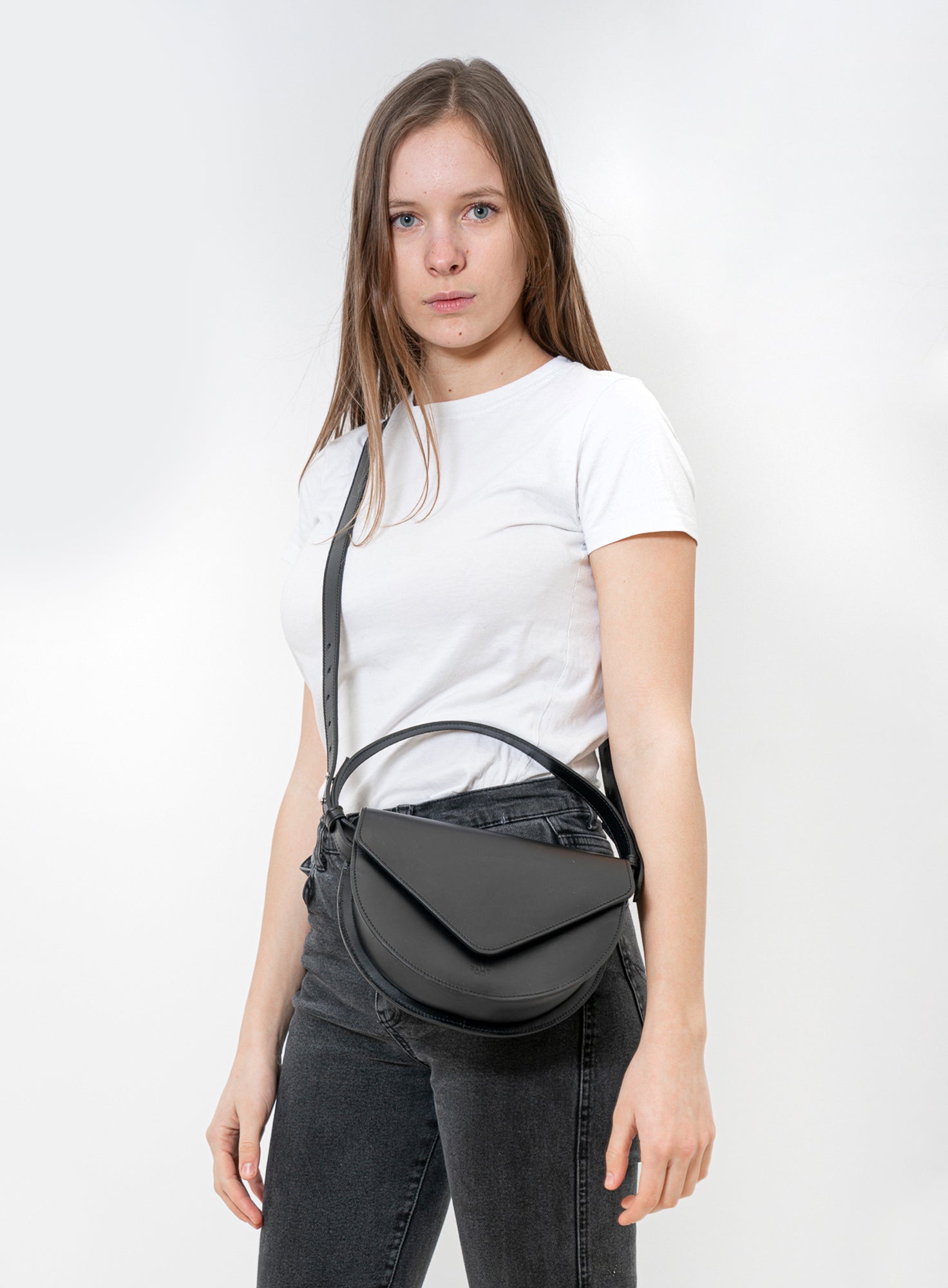 SADDLE_Bag_MAVI_Black_Designed_in_Berlin_Made_to_last_Handmade_in_Poland.