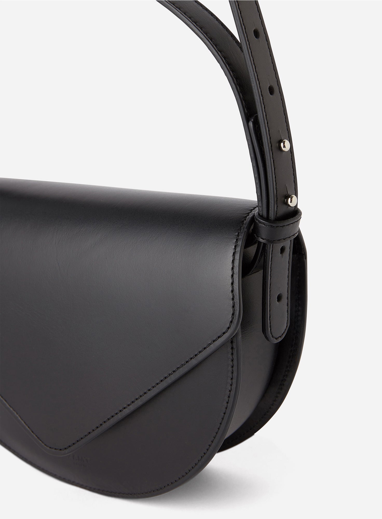 SADDLE_Bag_MAVI_Black_Designed_in_Berlin_Made_to_last_Handmade_in_Poland.