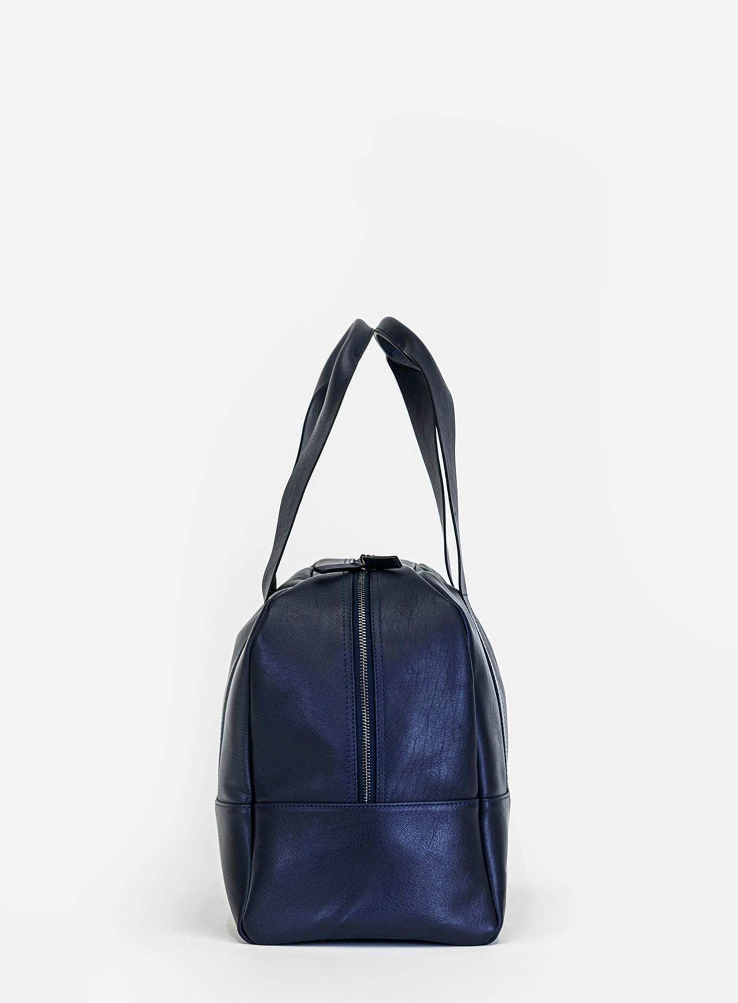 WEEKENDER_SACHA_NAVY_Designed_in_Berlin_Made_to_last_Handmade_in_Italy.