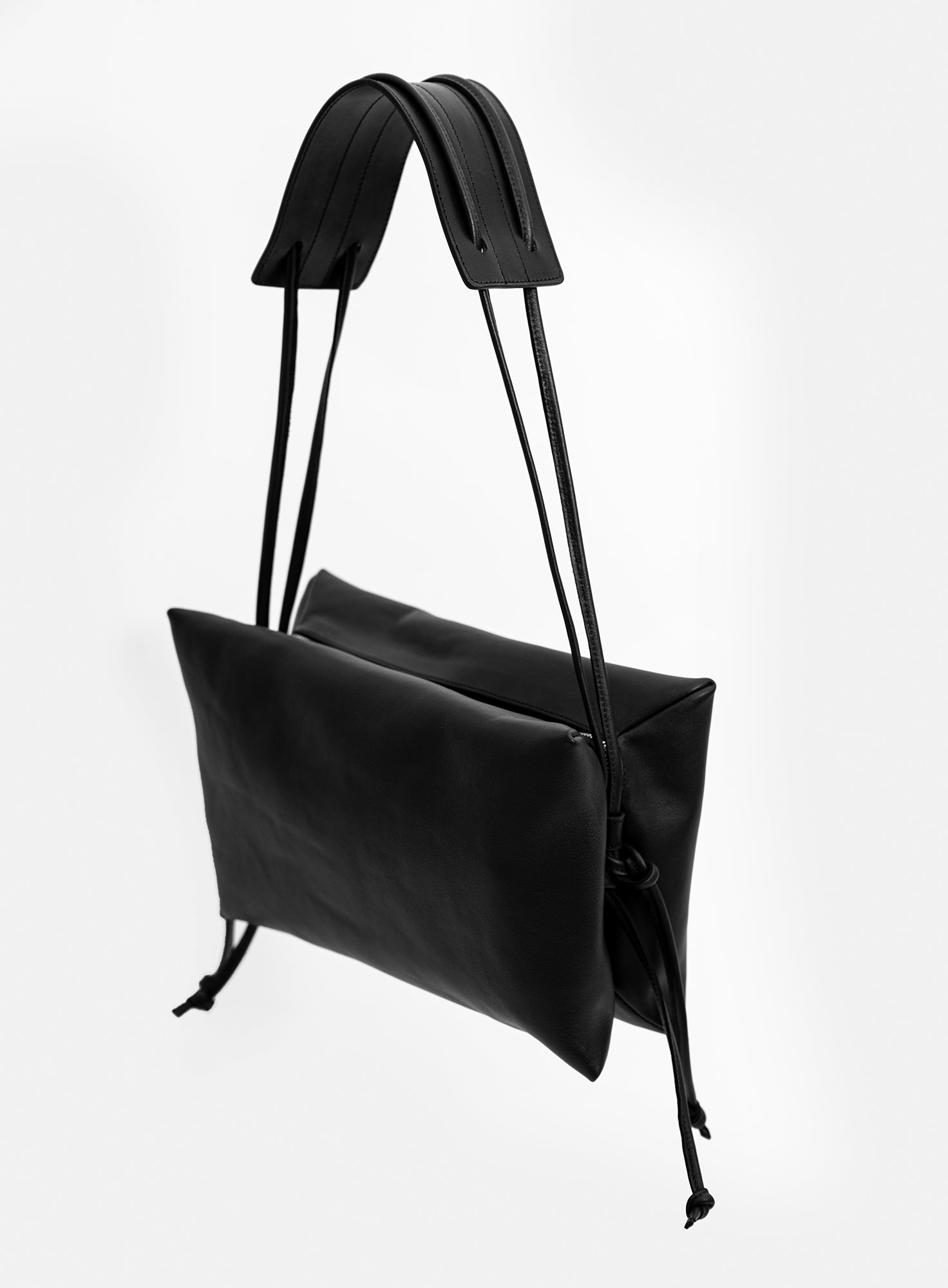 CROSSBODY_BAG_CHARLY_VEGAN_BLACK_Designed_in_Berlin_Made_to_last_Handmade_in_Poland.