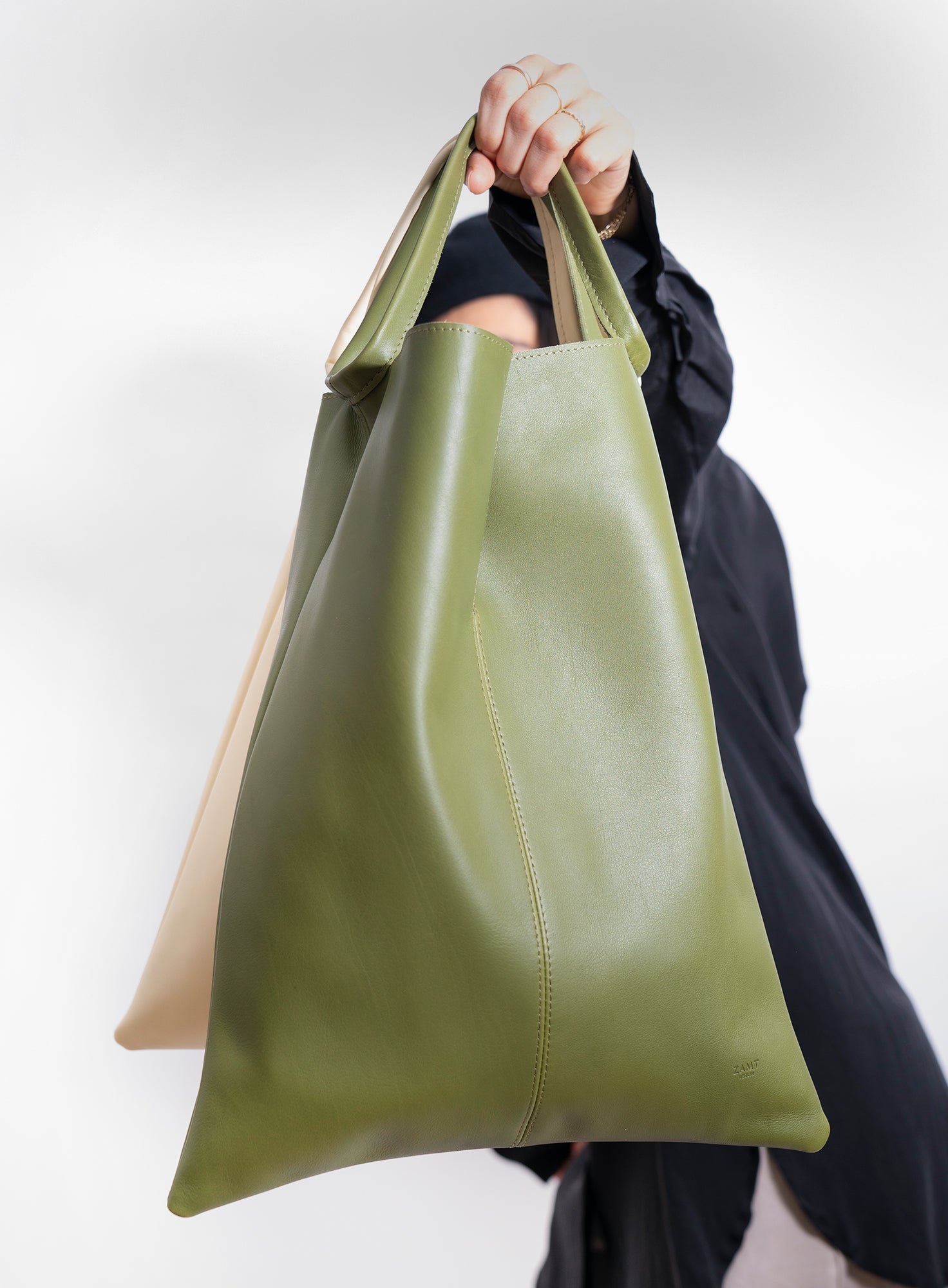 SHOOPER_RIN_S_2.0_Black_Designed_in_Berlin_Made_to_last_Handmade_in_Poland.
