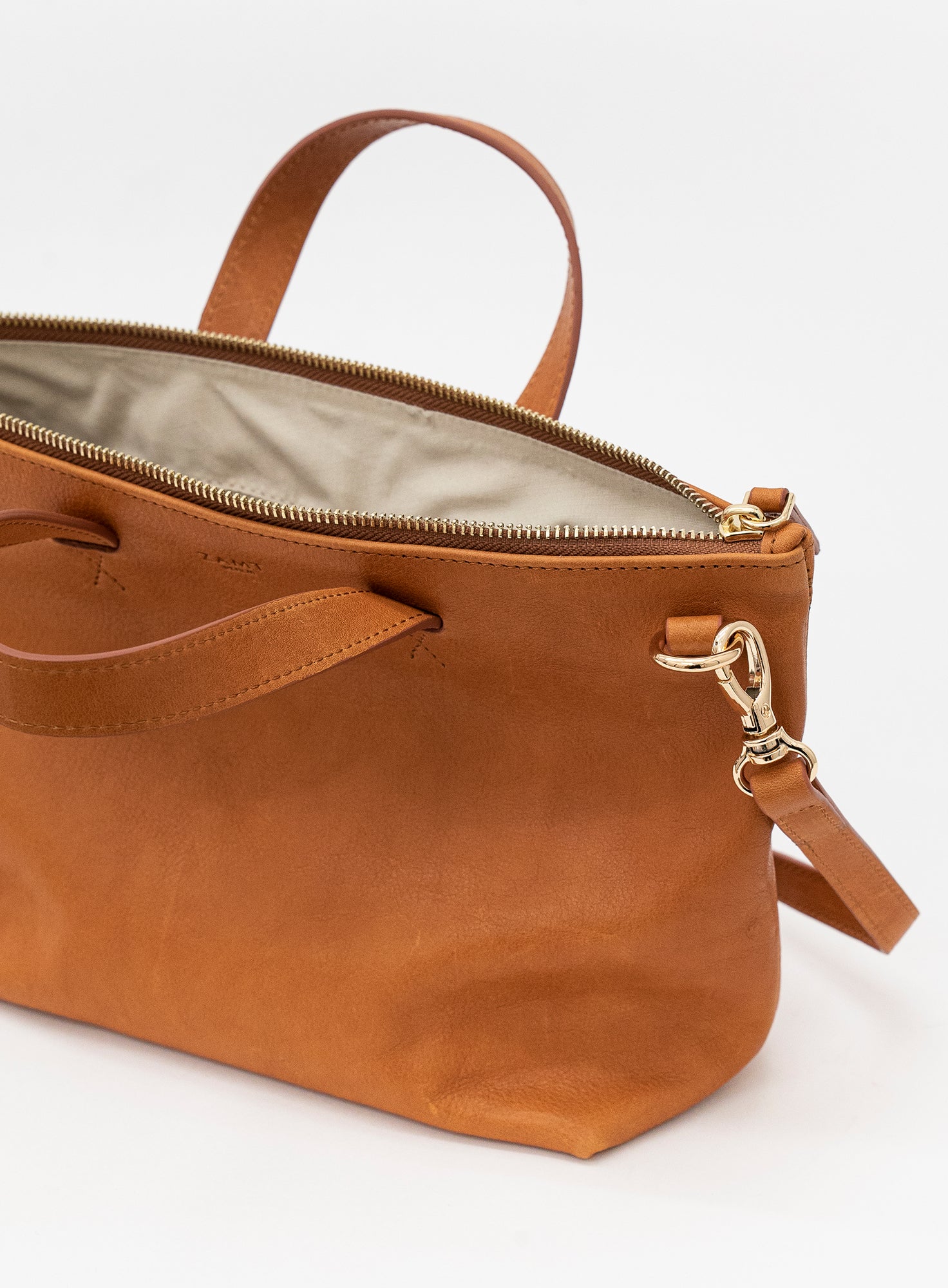 CROSSBODY_ZELIE_COGNAC_Designed_in_Berlin_Made_to_last_Handmade_in_TURKEY.