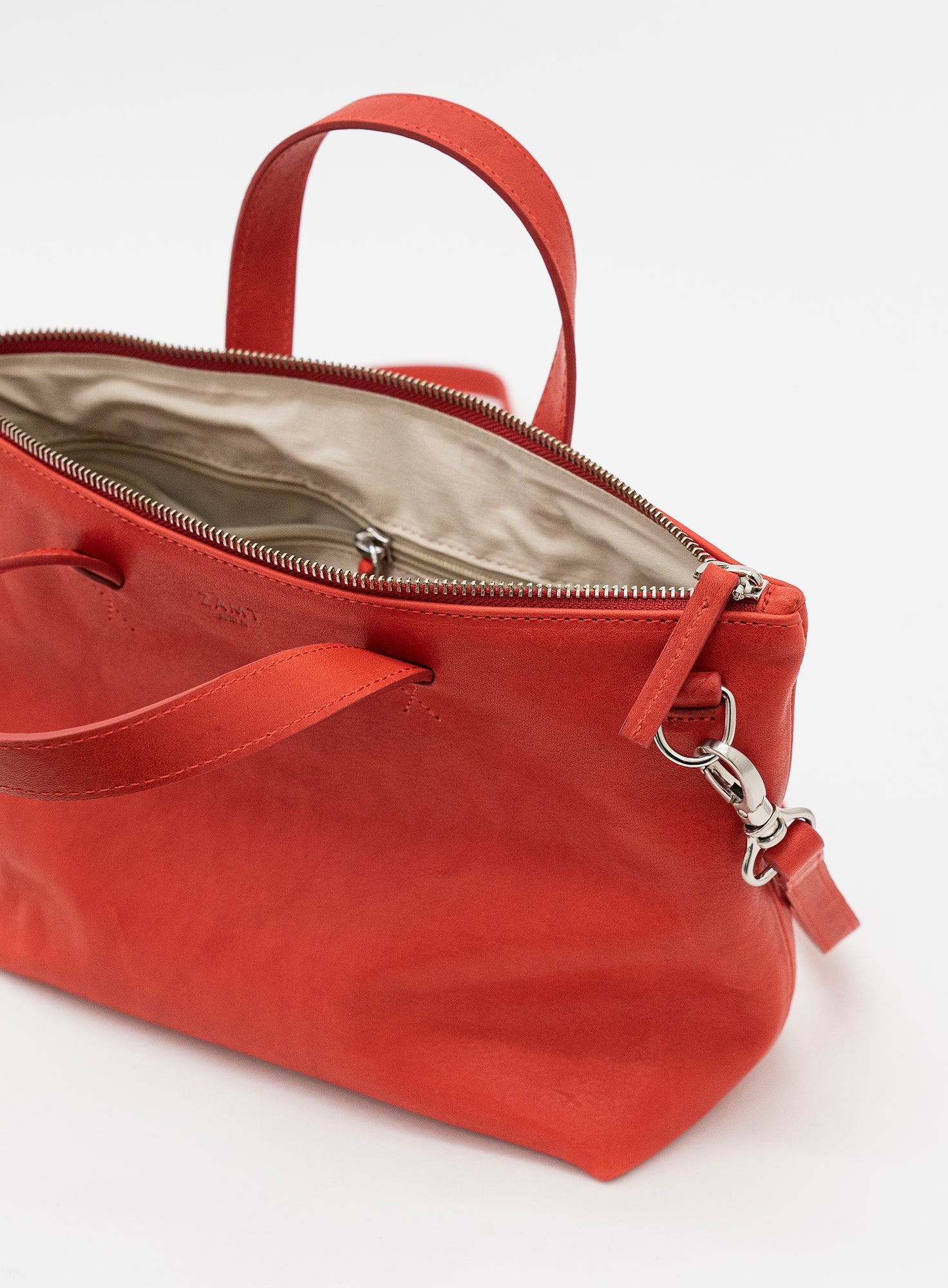 CROSSBODY_ZELIE_RED_Designed_in_Berlin_Made_to_last_Handmade_in_TURKEY.