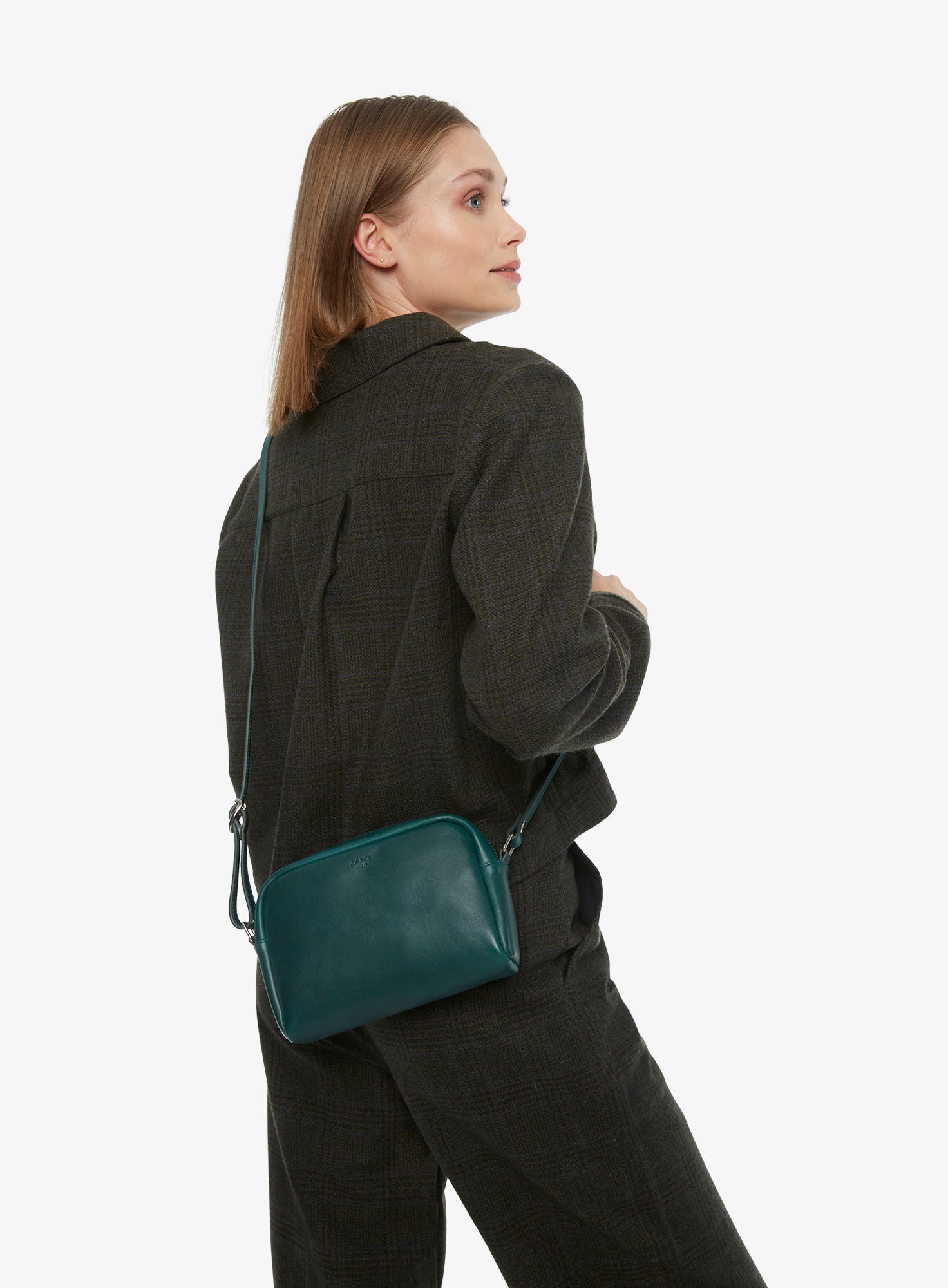 CROSSBODY_AVA_Green_Designed_in_Berlin_Made_to_last_Handmade_in_Turkey.