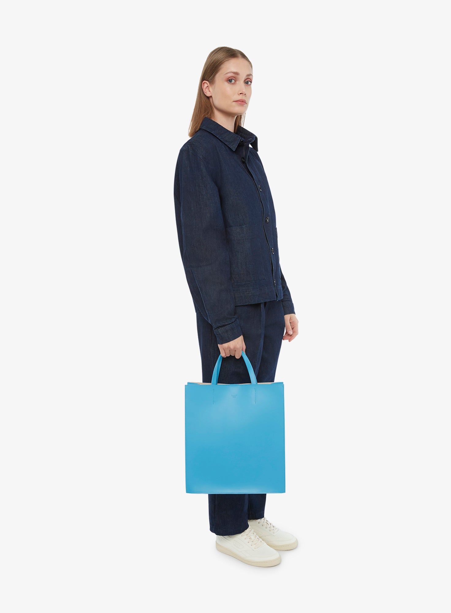 CONTAINER_BAG_FINCH_BLUE_Designed_in_Berlin_Made_to_last_Handmade_in_Poland.